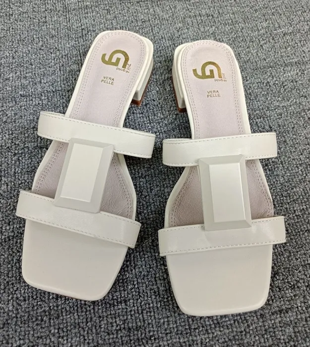 Женские шлёпки