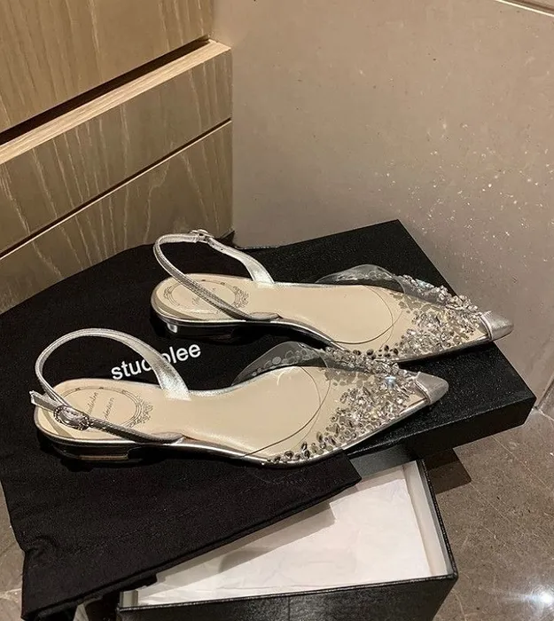 Серебристый