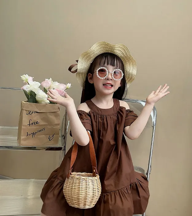 Коричневый