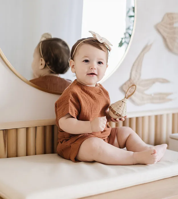 Коричневый