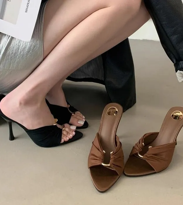 Женские шлёпки