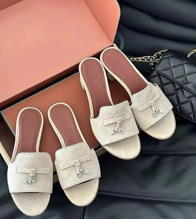 Женские шлёпки