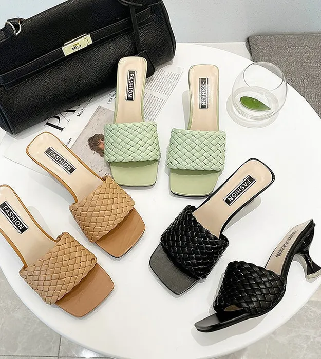 Женские шлёпки