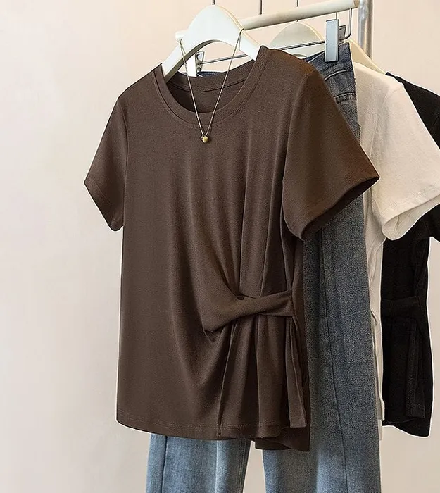 Коричневый