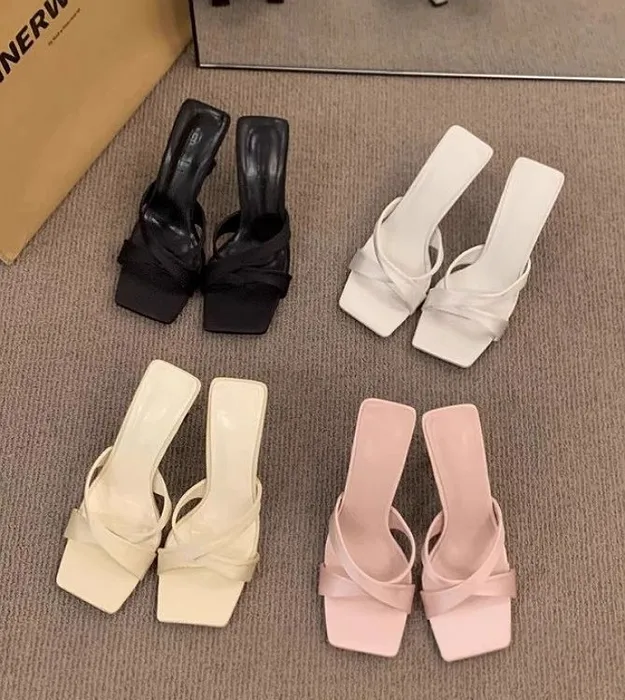 Женские шлёпки