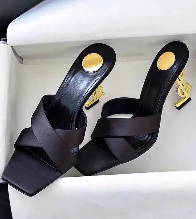 Женские шлёпки