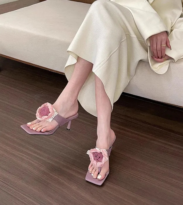 Фиолетовый