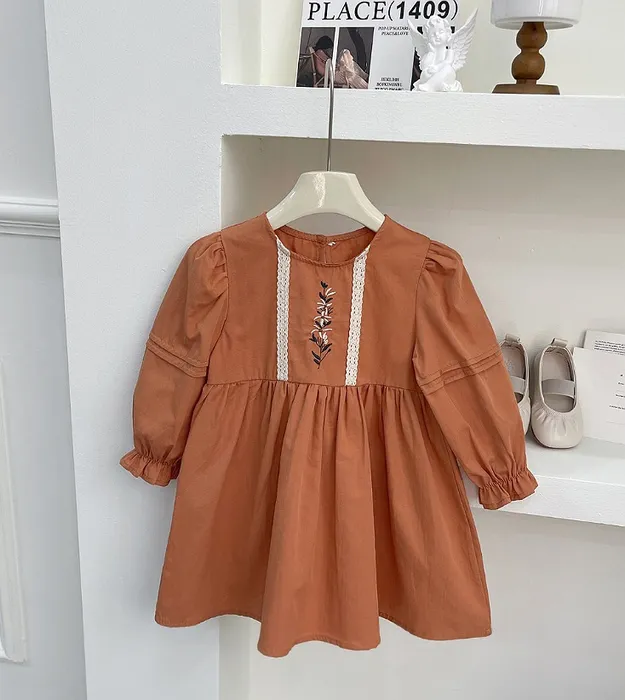 Коричневый