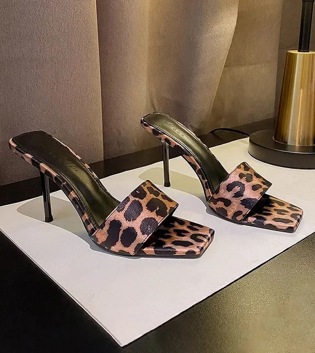 Женские шлёпки