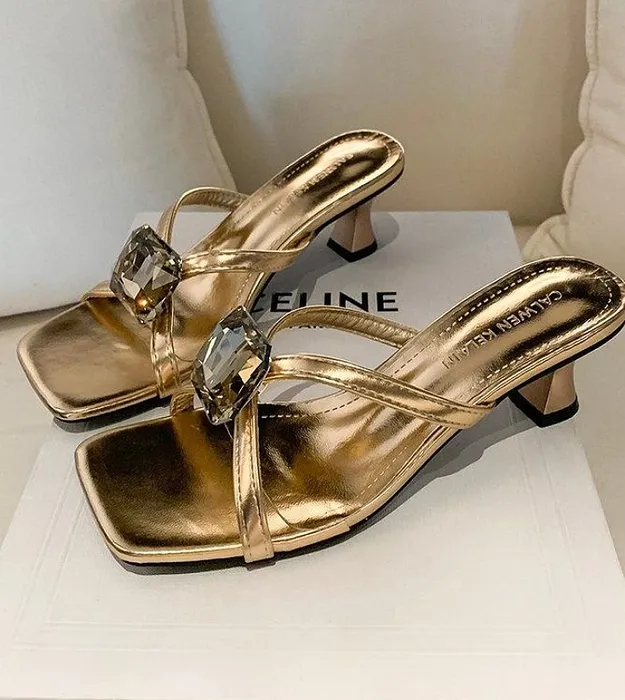 Женские шлёпки