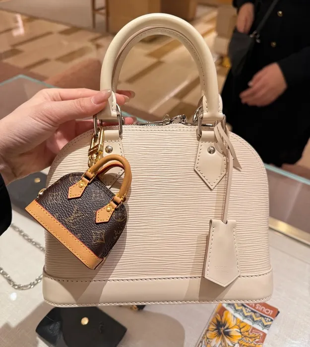 Сумка от Louis Vui*ton