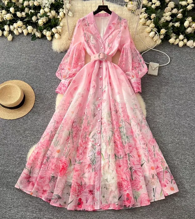 Светло розовый