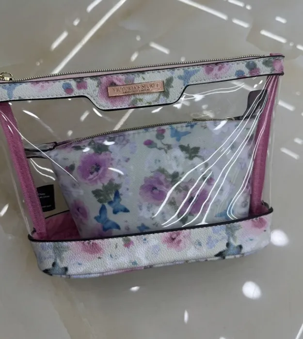 Бело-розовый