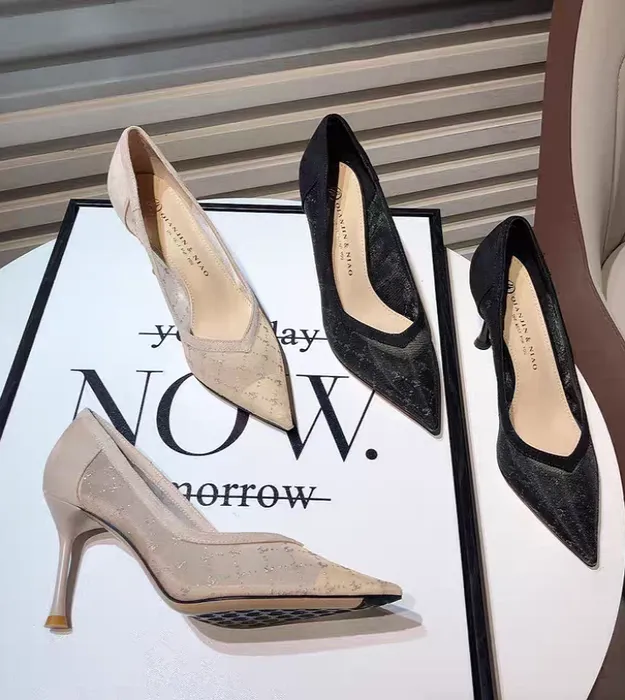 Ýokary hilli zenan tufli lux