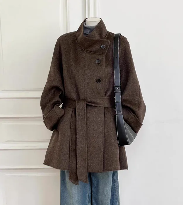 Коричневый