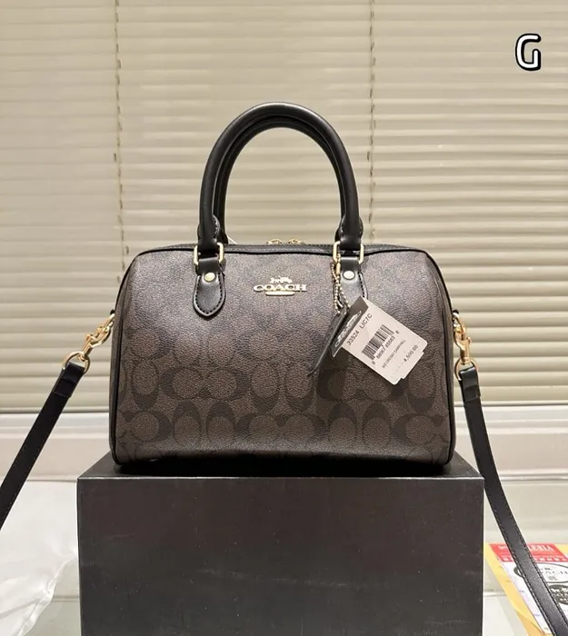 Темно-коричневый