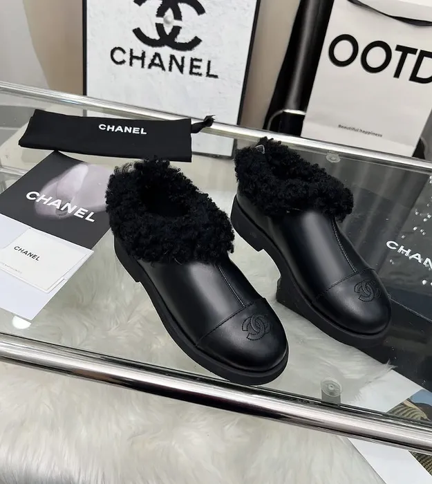 Чёрный кожа