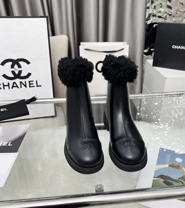 Чёрный кожа