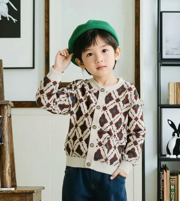 Бело-коричневый