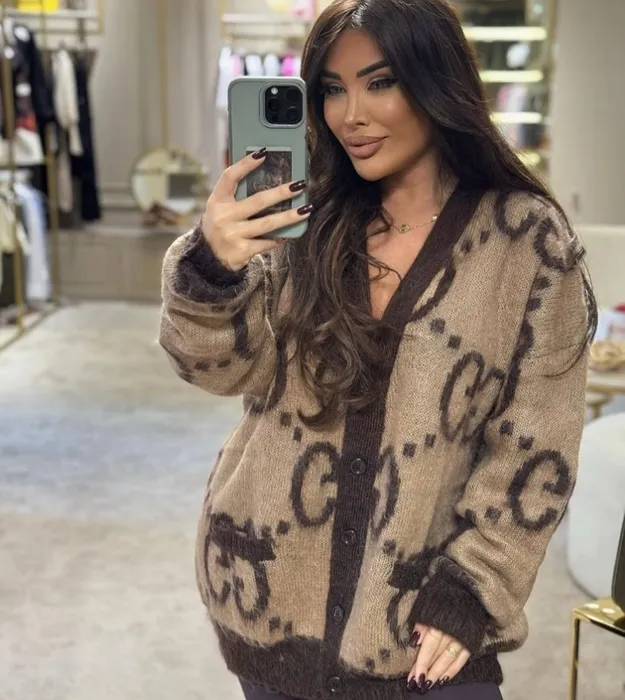 Коричневый