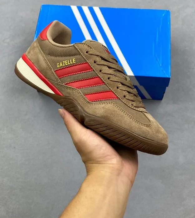 Коричневый