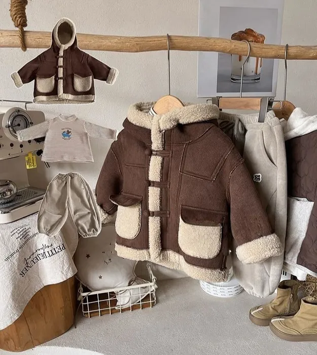 Вельветовое пальто для мальчиков