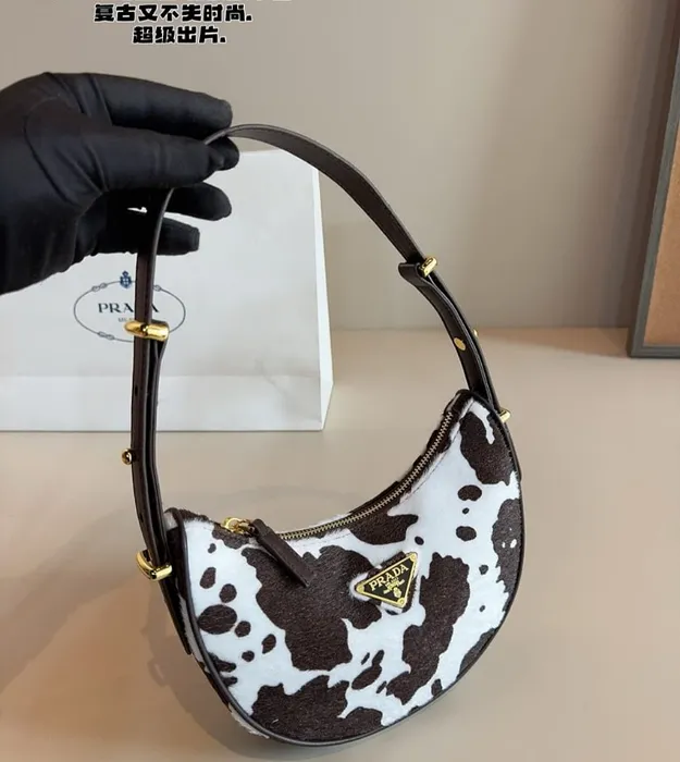 Сумка через плечо Prada