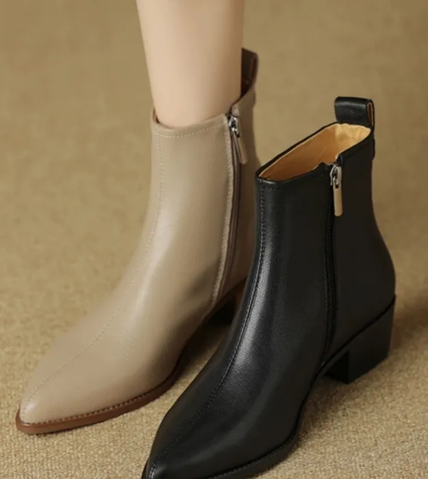 Женские ботинки в стиле ретро