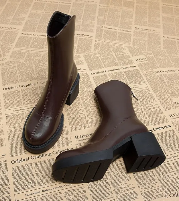 Женские ботинки на высоком каблуке