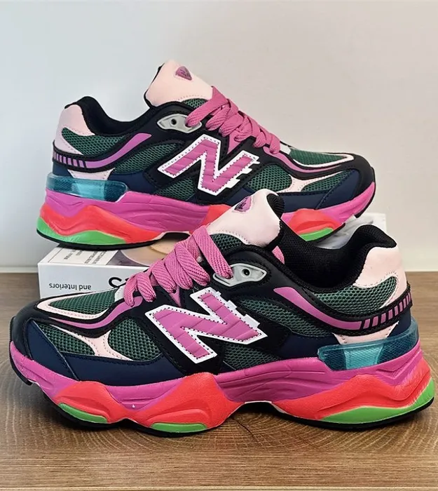 Темно-розовый