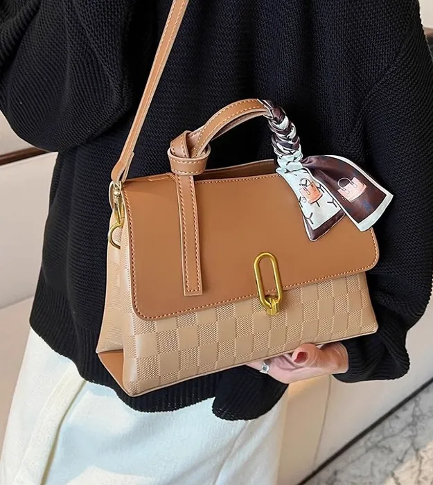 Коричневый