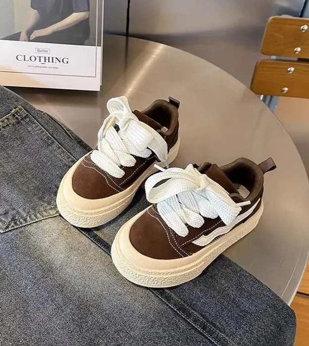 Коричневый