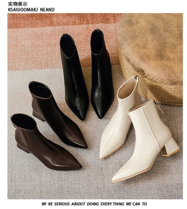 Модные ботинки с острым носком