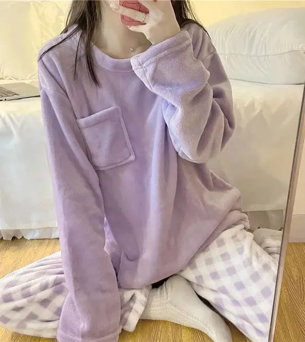 Фиолетово-белый