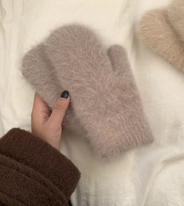 Светло-коричневый