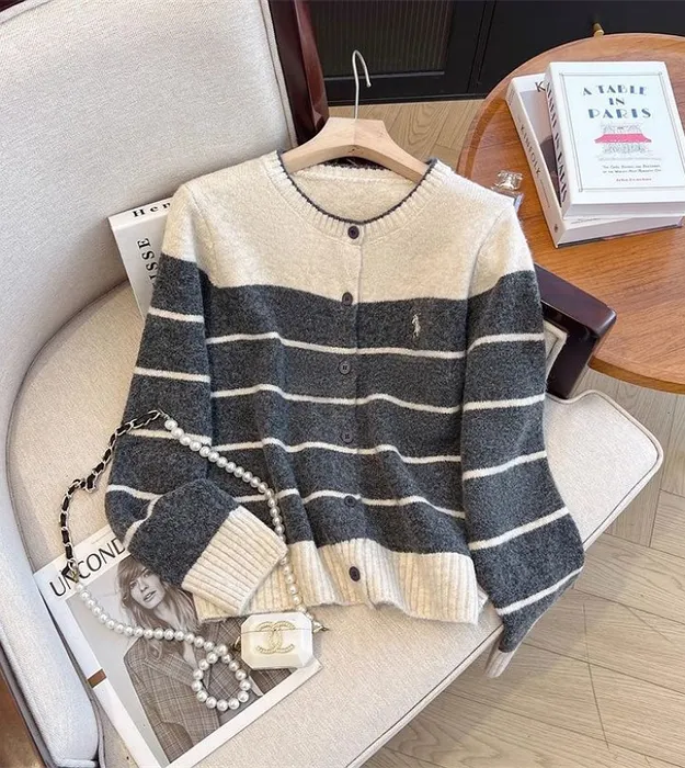 Молочно-серый