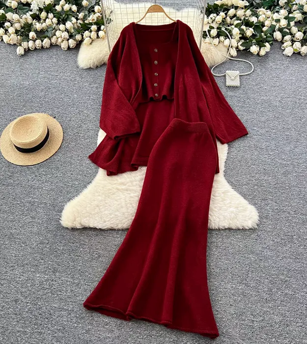 В наличии женские комплекты 2-ки тройки