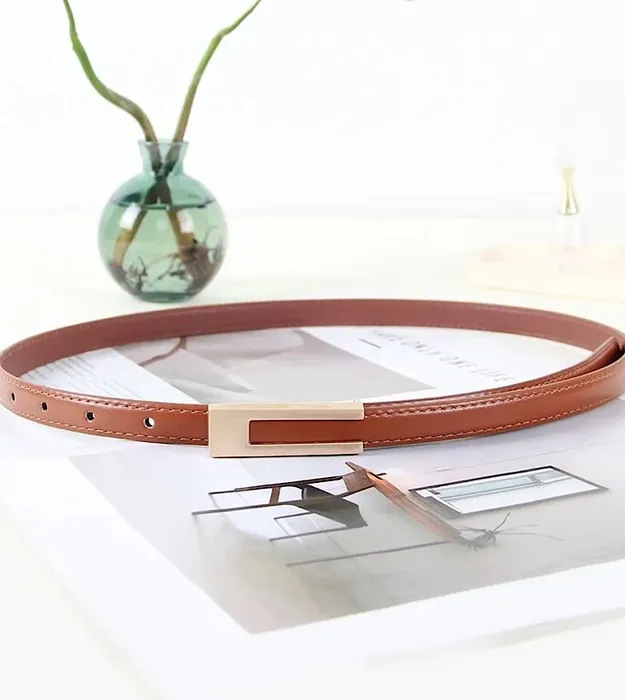 Коричневый