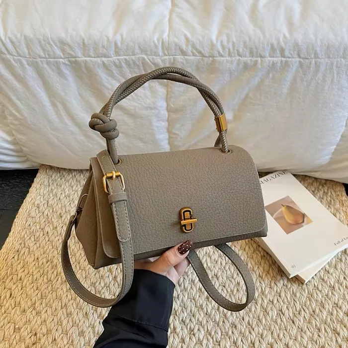 Слоновий серый