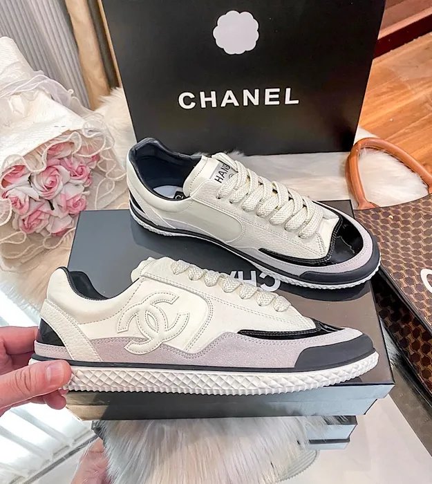 Модные кроссовки от Chane*