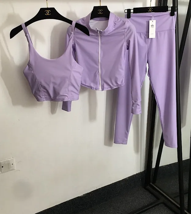 Фиолетовый