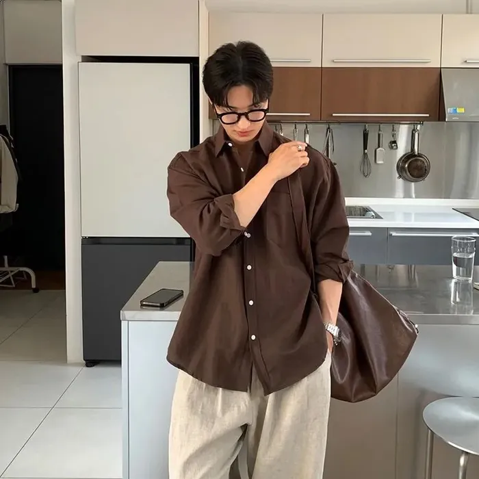 Коричневый